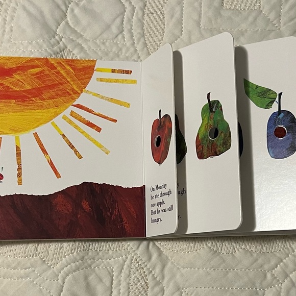 👻Eric Carle Books. Brown Bear What Do You See and The Very Hungry Caterpillar - Picture 7 of 7